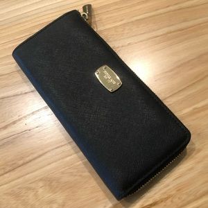 Michael Kors Wallet black saffiano leather